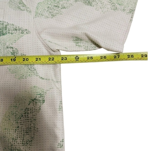 Tommy Bahama Silk Short Sleeve Button Down Shirt Size Medium - Picture 5 of 7